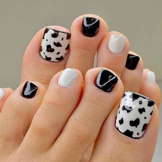 Black & White Cow Print Press-On Toenails – Short Square, 24PCS