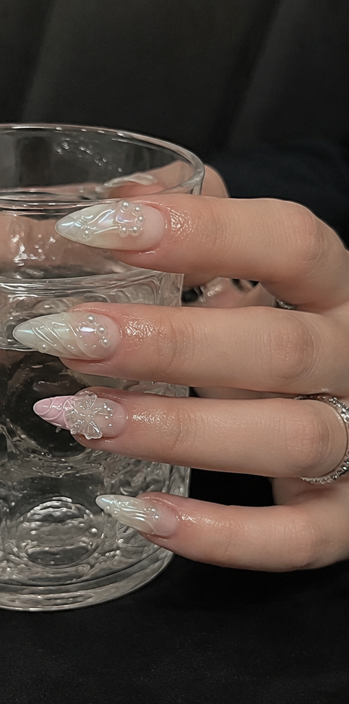 YEFIUO 24Pcs Short Almond Nude Pink Aurora Butterfly Bow Press-On Nails