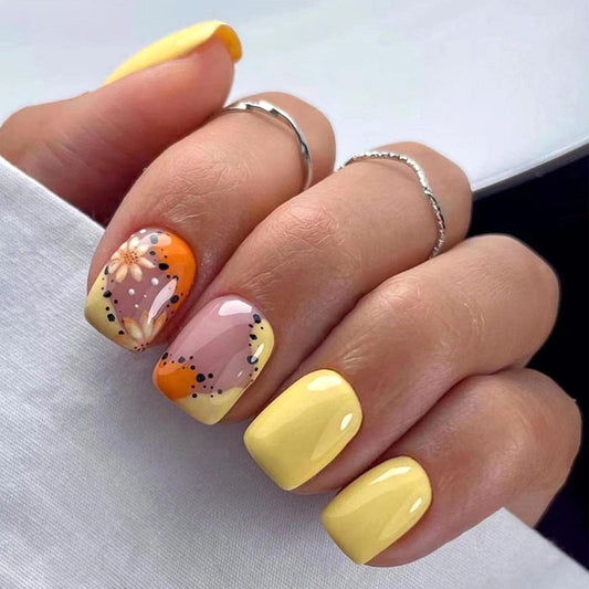 Short Yellow Flower & Polka Dot Press-On Nails – 24PCS